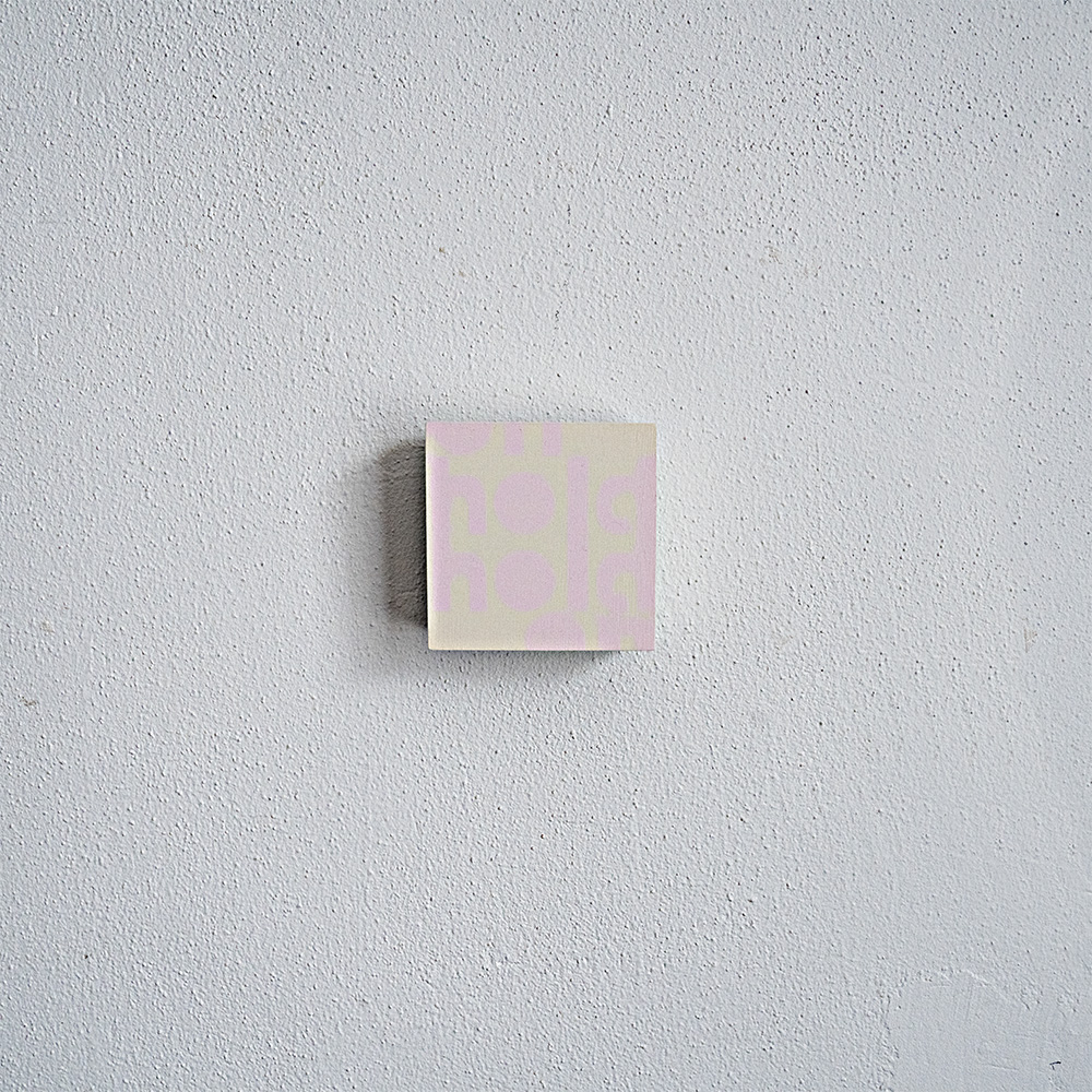 044